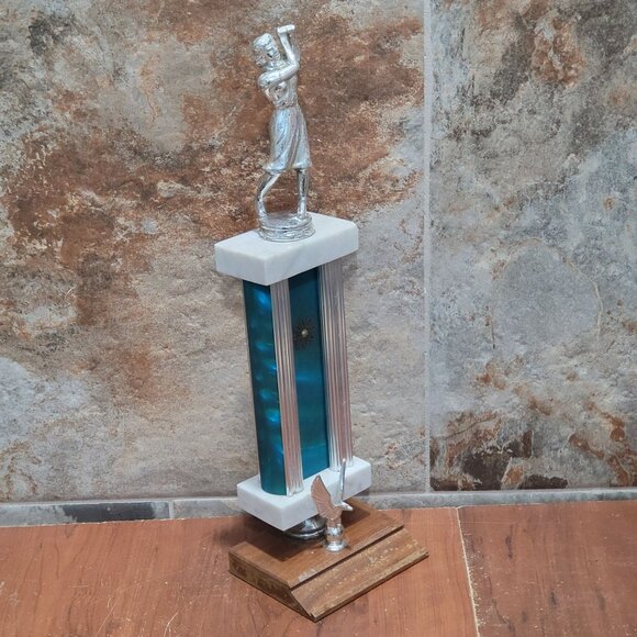 Vintage Golf Trophy Female Golfer Figurine Missing Golf Club - Picture 13 of 13